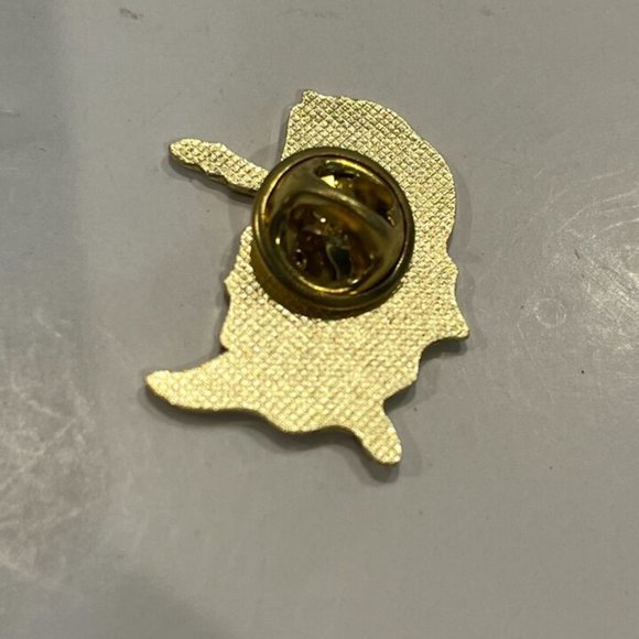 USA Map Country Flag with Statue of Liberty Lapel Pin Gold Color Pin, 1 x 1.13" - Picture 2 of 2